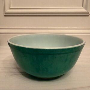Vintage Pyrex Primary Green Mixing Bowl 433 2.5 quart